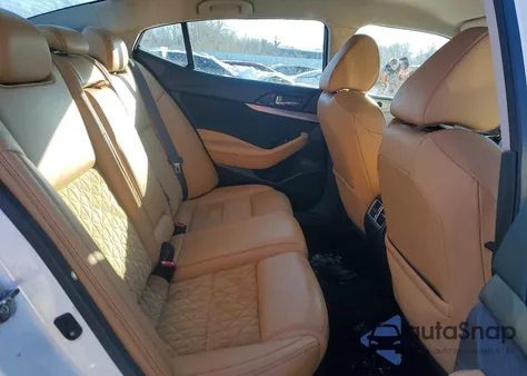 2016 Nissan Maxima 3.5S z USA, uszkodzony, nr VIN 1N4AA6AP1GC437858